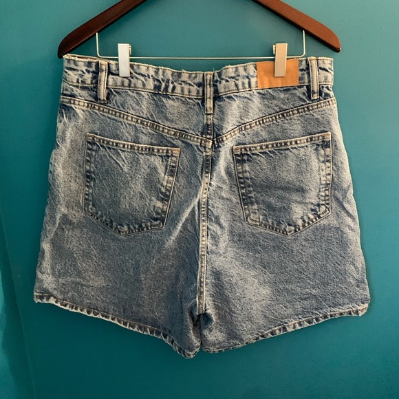 Zara denim woman’s shorts. - Picture 4 of 7